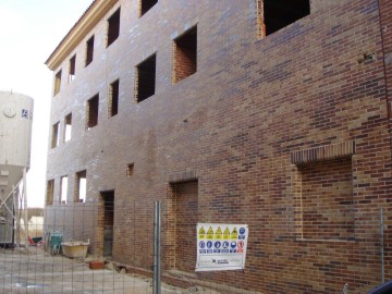 Edificio en Santa Olalla