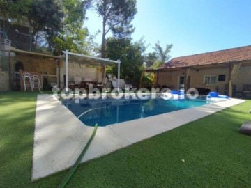 House 5 Bedrooms in Pareja