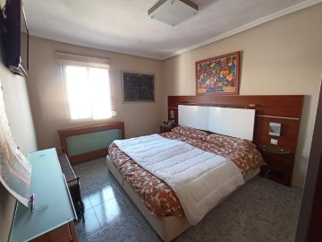 Country homes 4 Bedrooms in La Puebla de Alfindén