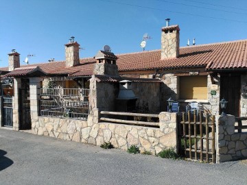 House 2 Bedrooms in San Martín de la Vega del Alberche