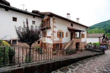 House 9 Bedrooms in Elgorriaga