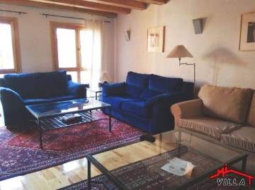 House 4 Bedrooms in Molino de Garde