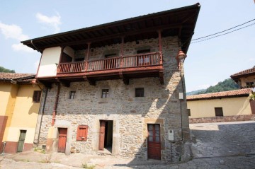 Casa o chalet 4 Habitaciones en Bárzana