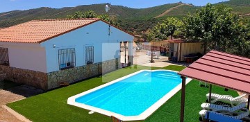 House 3 Bedrooms in Grimaldo