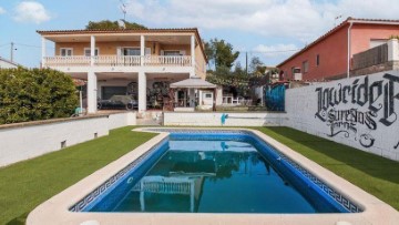 House 3 Bedrooms in Can Trabal