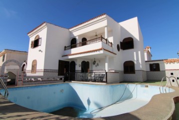 House 4 Bedrooms in Patalavaca