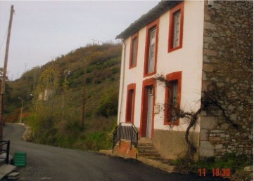 Country homes  in Peredilla