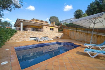 House 5 Bedrooms in Residencial Begur - Esclanyà