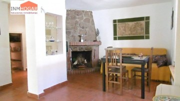 House 3 Bedrooms in Villatoro