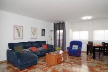 Apartment 4 Bedrooms in Sant Vicenç dels Horts