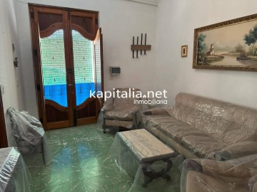 House 4 Bedrooms in Rugat