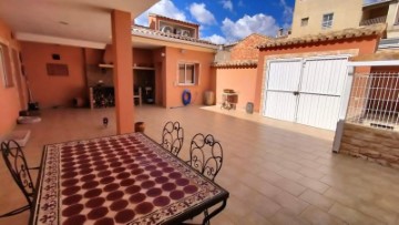 House 4 Bedrooms in Bufali