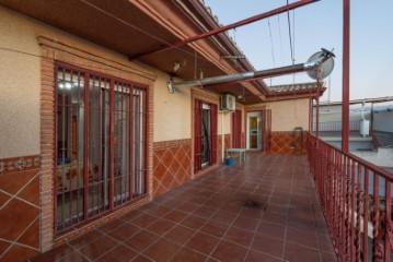 House 3 Bedrooms in Atarfe