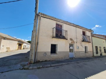 House 6 Bedrooms in Blascosancho