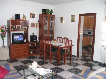 House 4 Bedrooms in Atalaya