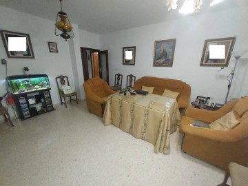 House 5 Bedrooms in Los Santos de Maimona