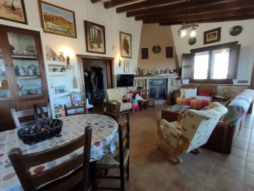 House 5 Bedrooms in Los Olivillos