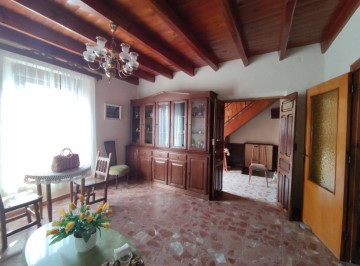 House 4 Bedrooms in Macotera