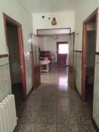 House 4 Bedrooms in Malagón