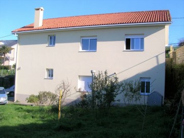 House 4 Bedrooms in Souto (Santa María)