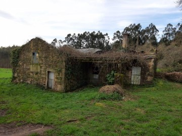 House  in Irixoa (San Lourenzo)