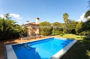 House 6 Bedrooms in Canyelles - Montgoda