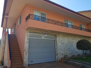 Casa o chalet 4 Habitaciones en Vilar de Infesta (San Martín P.)
