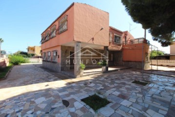 Casa o chalet 8 Habitaciones en Los Alcázares
