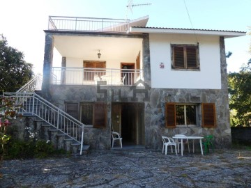 House 5 Bedrooms in Touza (San Xurxo)