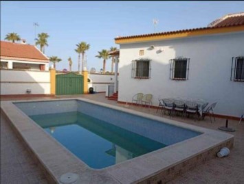 House 3 Bedrooms in Chucena