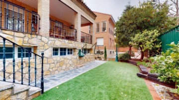 Casa o chalet 5 Habitaciones en Montecanal-Valdespartera-Rosales del Canal