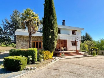 House 6 Bedrooms in Guadarrama