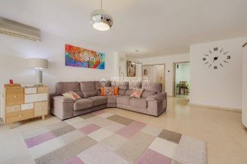 Apartment 4 Bedrooms in Eixample