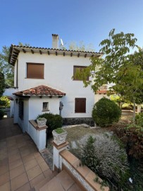 House 4 Bedrooms in Centelles