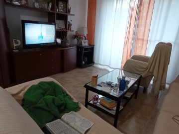 Apartment 4 Bedrooms in Móra d'Ebre