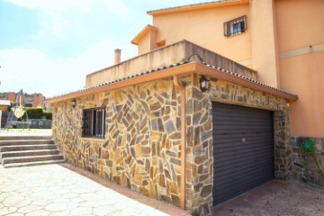 House 4 Bedrooms in Les Codines