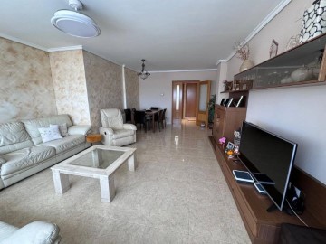 Apartment 3 Bedrooms in Zona Llombai