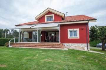 Casa o chalet 5 Habitaciones en Verdicio - Bañugues - Cabo Peña
