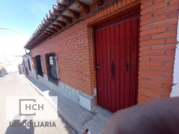 Edificio en La Puebla de Montalbán