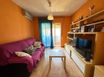 Apartment 2 Bedrooms in Juan de la Cierva