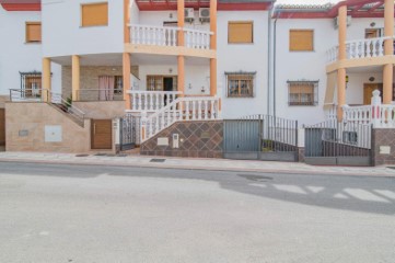 House 3 Bedrooms in Atarfe