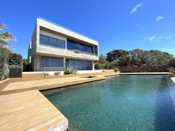 House 6 Bedrooms in Cala Pi