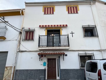House 4 Bedrooms in Lanteira