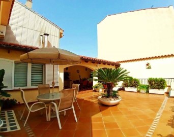 House 4 Bedrooms in Rubí Centre