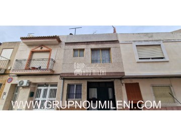 House 2 Bedrooms in Riola