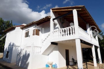 House 5 Bedrooms in Olocau