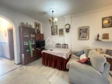 House 4 Bedrooms in Bollullos de la Mitación