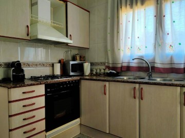 House 3 Bedrooms in Gaserans