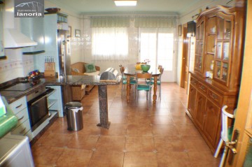House 4 Bedrooms in San Pablo