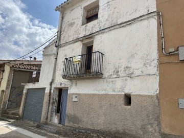 House 4 Bedrooms in Torrevelilla